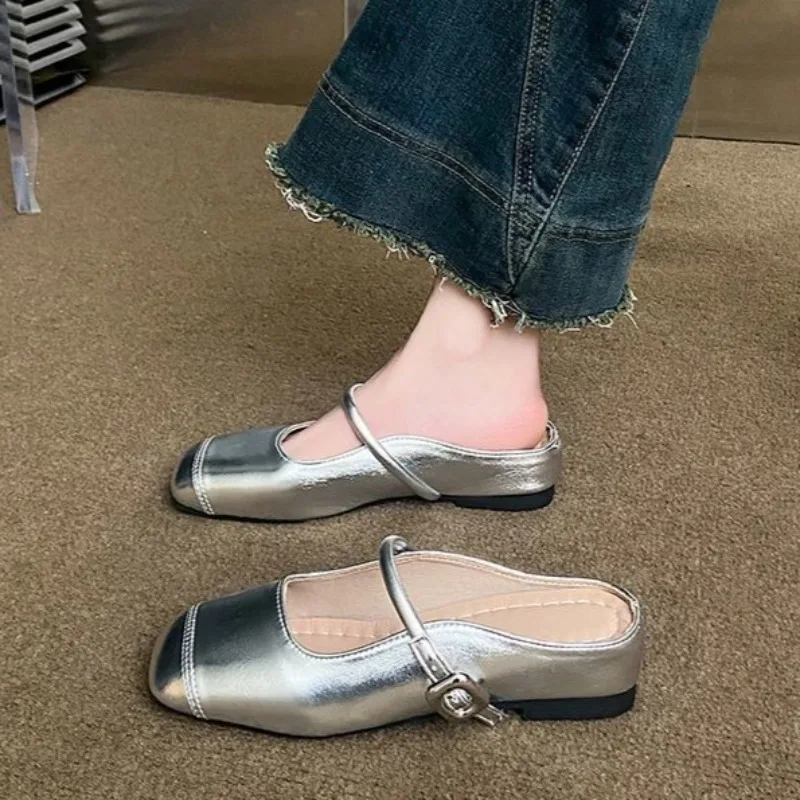 French-Inspired Closed-Toe Mules for Women Flat Slip-On Sandals with PU Upper Versatile Daily Wear Casual Shoes 2026 New Style