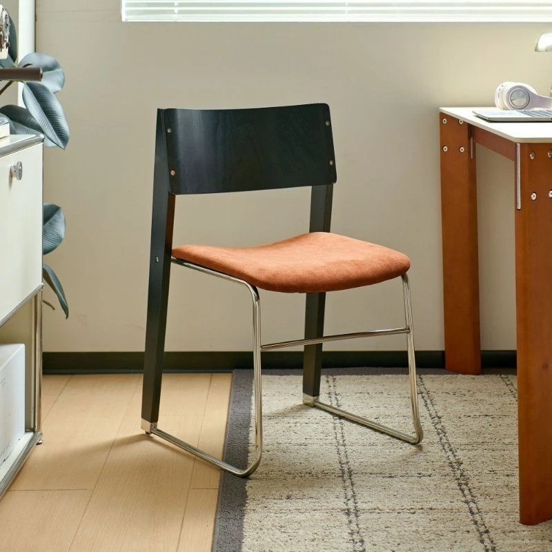 Silla de Comedor Nórdica de Metal con Acabado Desgastado, Creativa, Cómoda, con Tela de Franela, Respaldo de Madera en Forma de Arco, Decoración de Hogar de Lujo