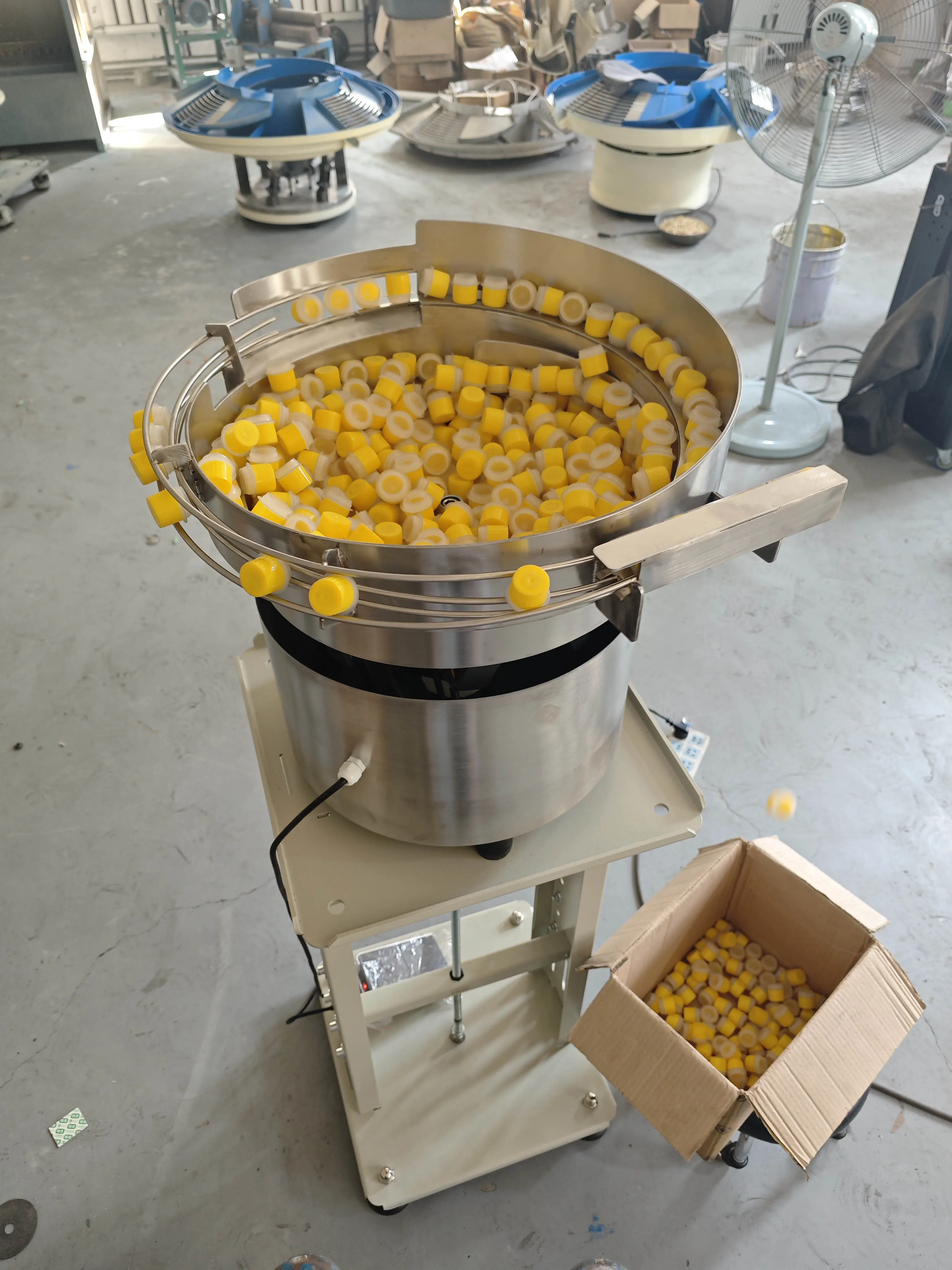 30Mm automatic vibrating bowl feeder with sorting and feeding function, packaging production line 220V