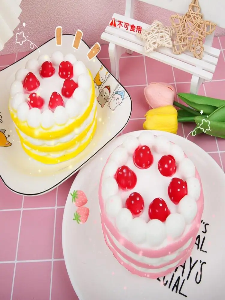 Simulation de gâteau d'anniversaire aux fraises, jouet à presser, gâteau poney, décompression, Squishy, jouet du bout des doigts, crème Blaster, soulagement de la pression