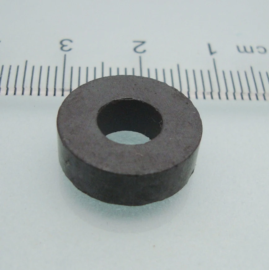 50PCS Ring Permanent Magnets Round Ferrite OD16xID7x5mm Hole Magnets Craft Ring Ferrite Traditional Black Magnetics Materials