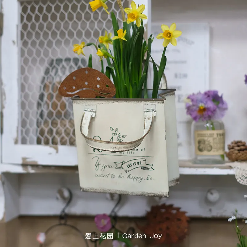 Iron Retro Handbag Shape Wall Mounted Flower Pot Home Furnishing Courtyard Garden Planting Decoration Metal Flowerpot Ornament
