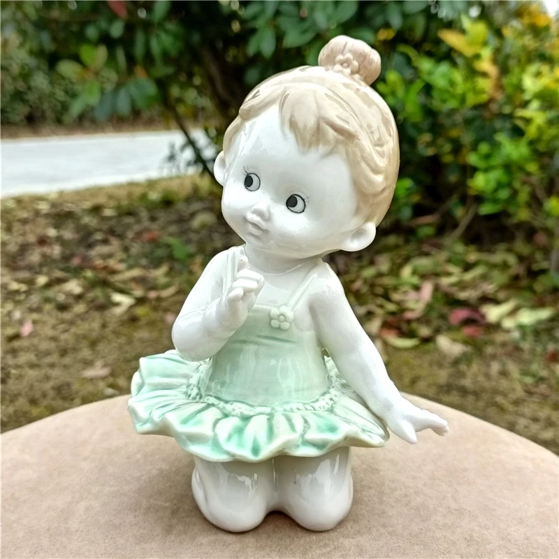 

Lovely Porcelain Ballet Miniature Ceramics Daughter Figurine Dancing Girl Home Decor Gift Craft Embellishment Accessories