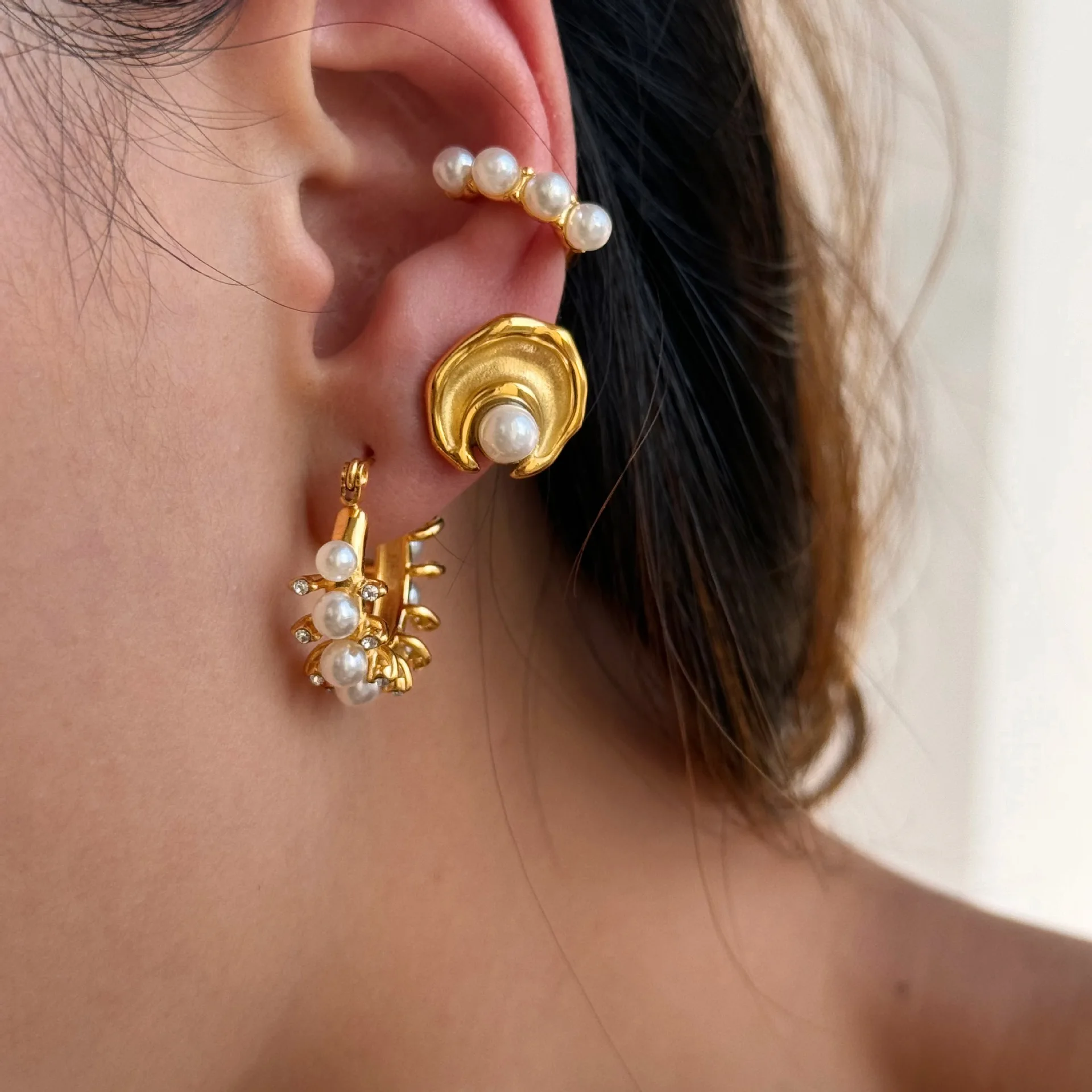 

Miranda Elegant Chic Imitation Pearls Stainless Steel 18K Gold Color Zircon Hoop Earrings Women Korean Fashion Charm Jewelry Gal