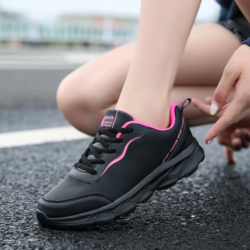 

Spring and Autumn Casual Sports Shoes for Women with Flat Heels Low Top Laced PU Leather Surface Wear-resistant and Anti-slip
