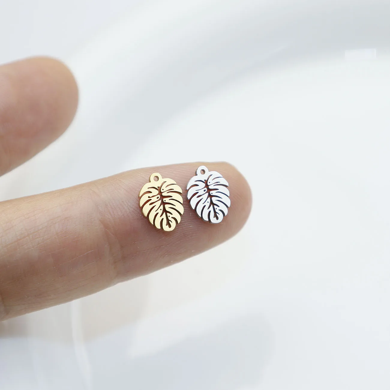 10pcs Stainless Steel Mini Shiny Mirro Polished Leaf Fashion Accessory Necklace Charms PVD Plate DIY Jewelry Accessory