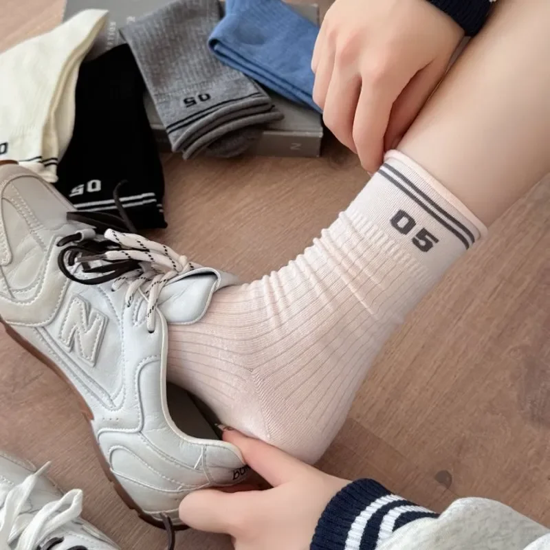 Calcetines de tubo medio para mujer, estilo universitario, n.º 05, deportivos, minimalistas coreanos, de algodón, nueva colección primavera-otoño 2026