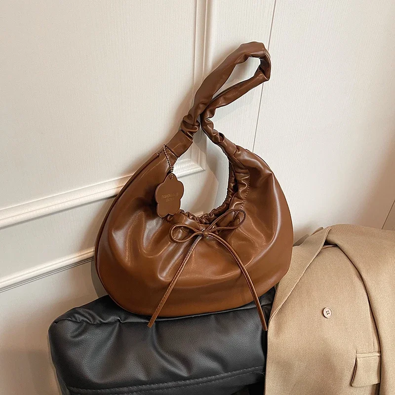 

Shoulder Bag, Fashionable High-end Bag, Women's New Autumn and Winter Texture, Versatile Commuting Crescent Bag Un Sac Épaule