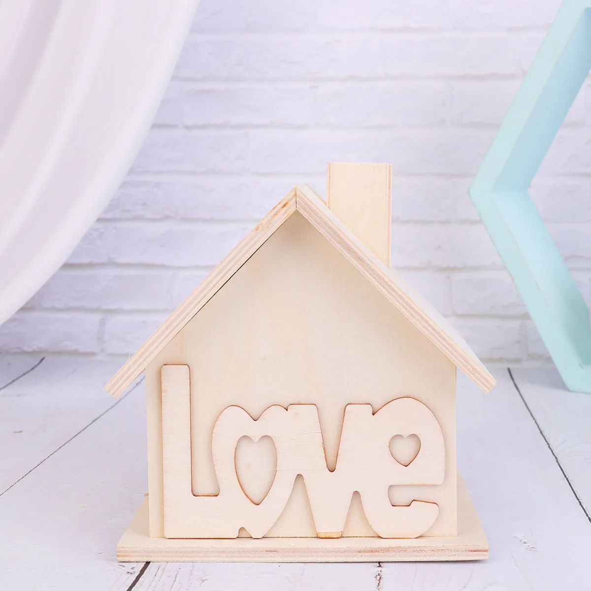 

Love-Themed Wood House Box Painted Desktop Storage Container for Office Home Organization Decorative Wooden Box Lightweight