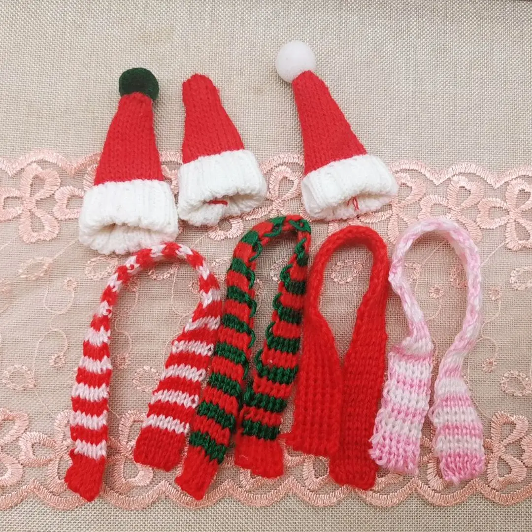 Syal boneka indah topi buatan tangan Mini topi Natal rajutan rumah boneka aksesoris bahan ornamen natal hadiah mainan anak-anak