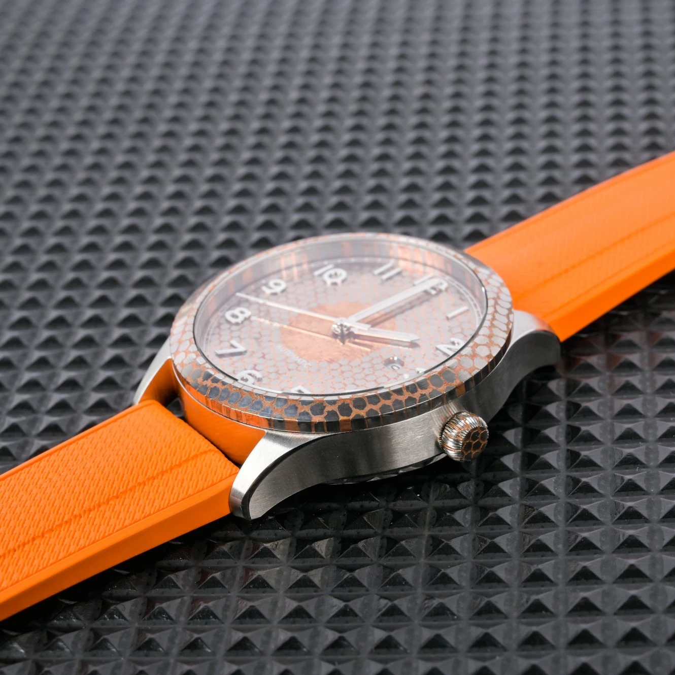 ENITON Orologio meccanico Movimento giapponese 8215 Materiale superconduttore esotico FKM Elastico Orologio da polso meccanico unico da uomo