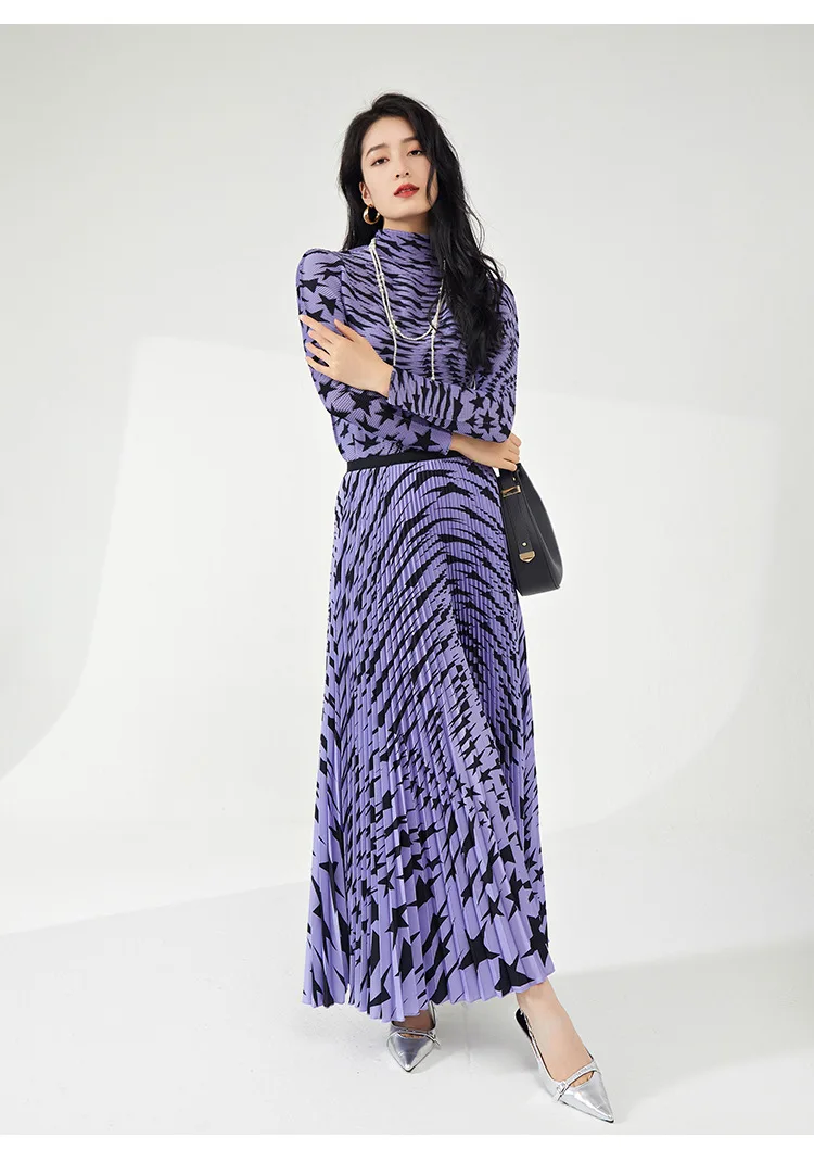 

High-end women's clothing, Miyake two-piece set, spring/summer new style, elegant printed fashion versatile T-shirt set.