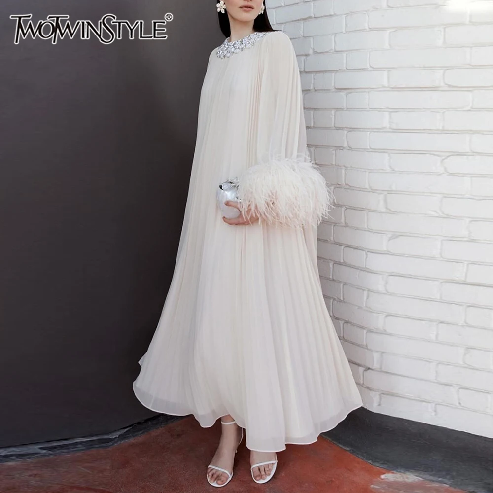 

TWOTWINSTYLE Solid Loose Spliced Bead Elegant Dresses for Women Round Neck Long Sleeves Patchwork Feathers Fashion Dress Female