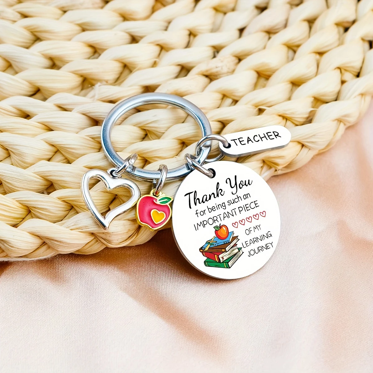 قطعة واحدة من سلسلة المفاتيح المستديرة المصنوعة من الفولاذ المقاوم للصدأ مع تصميم "شكرا لك المعلم" - هدية مثالية للمعلمين أو عيد الحب أو عيد الميلاد