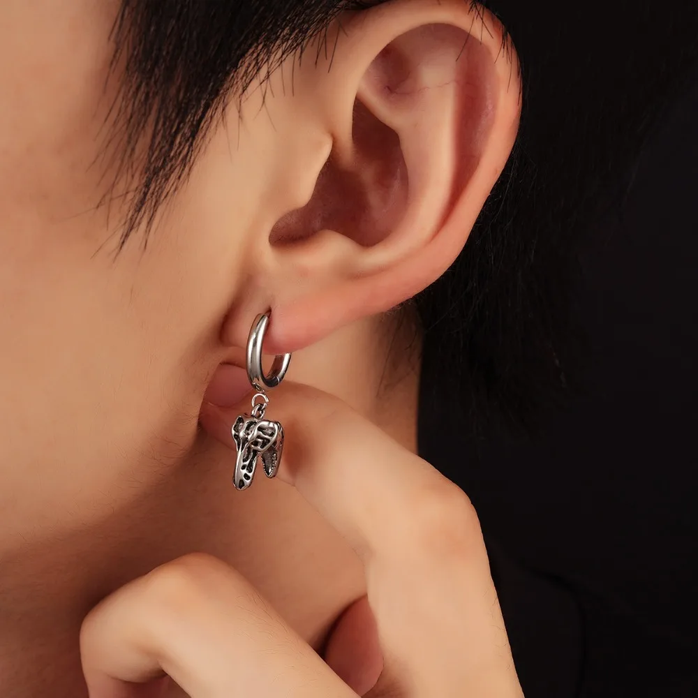 1pair European and American Vintage Style Snake-shaped Ear Studs for Men Stylish and Masculine.