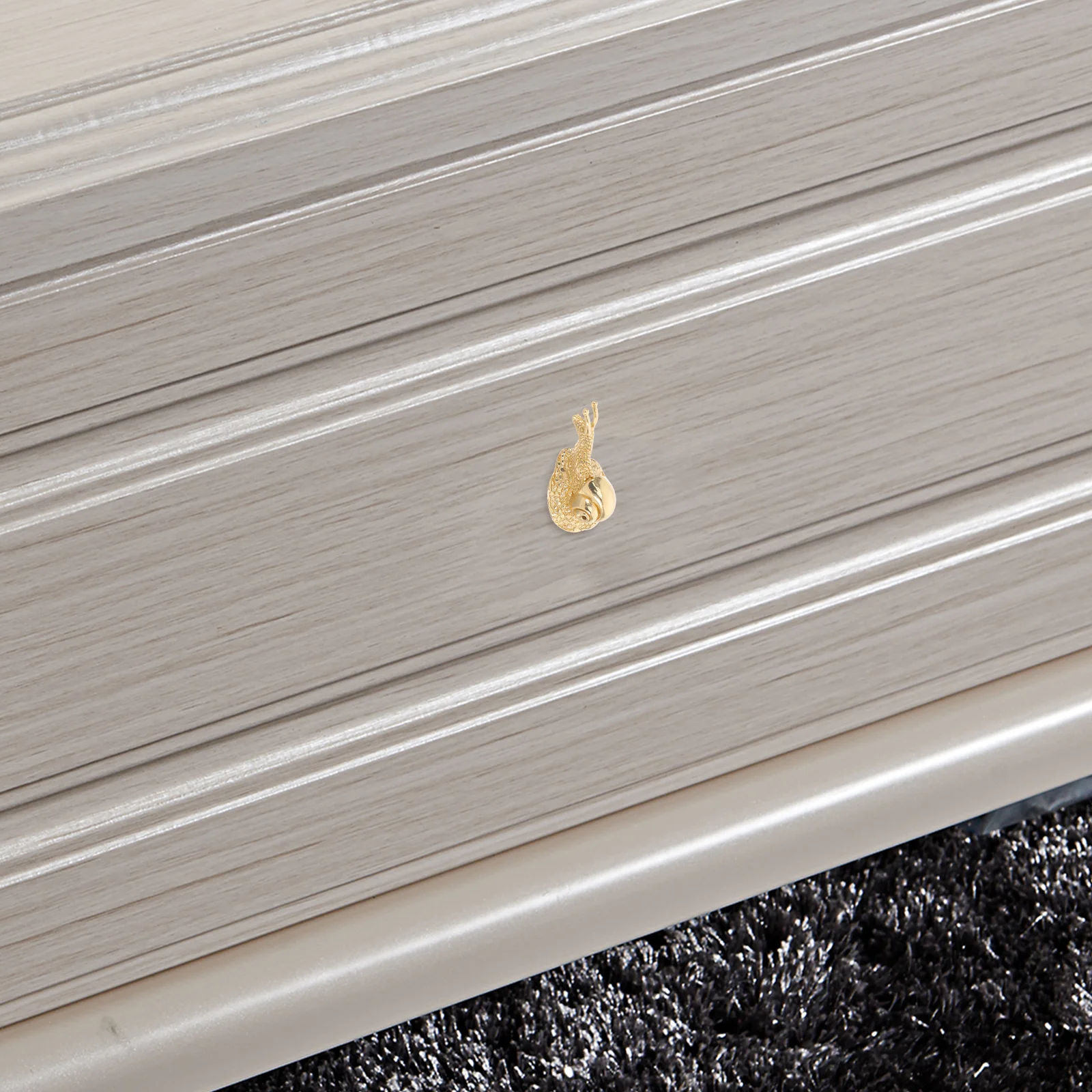 

Unique Brass Snail Drawer Pull Handle Vintage Decorative Cabinet Knob for Furniture Easy Installation Home Decor