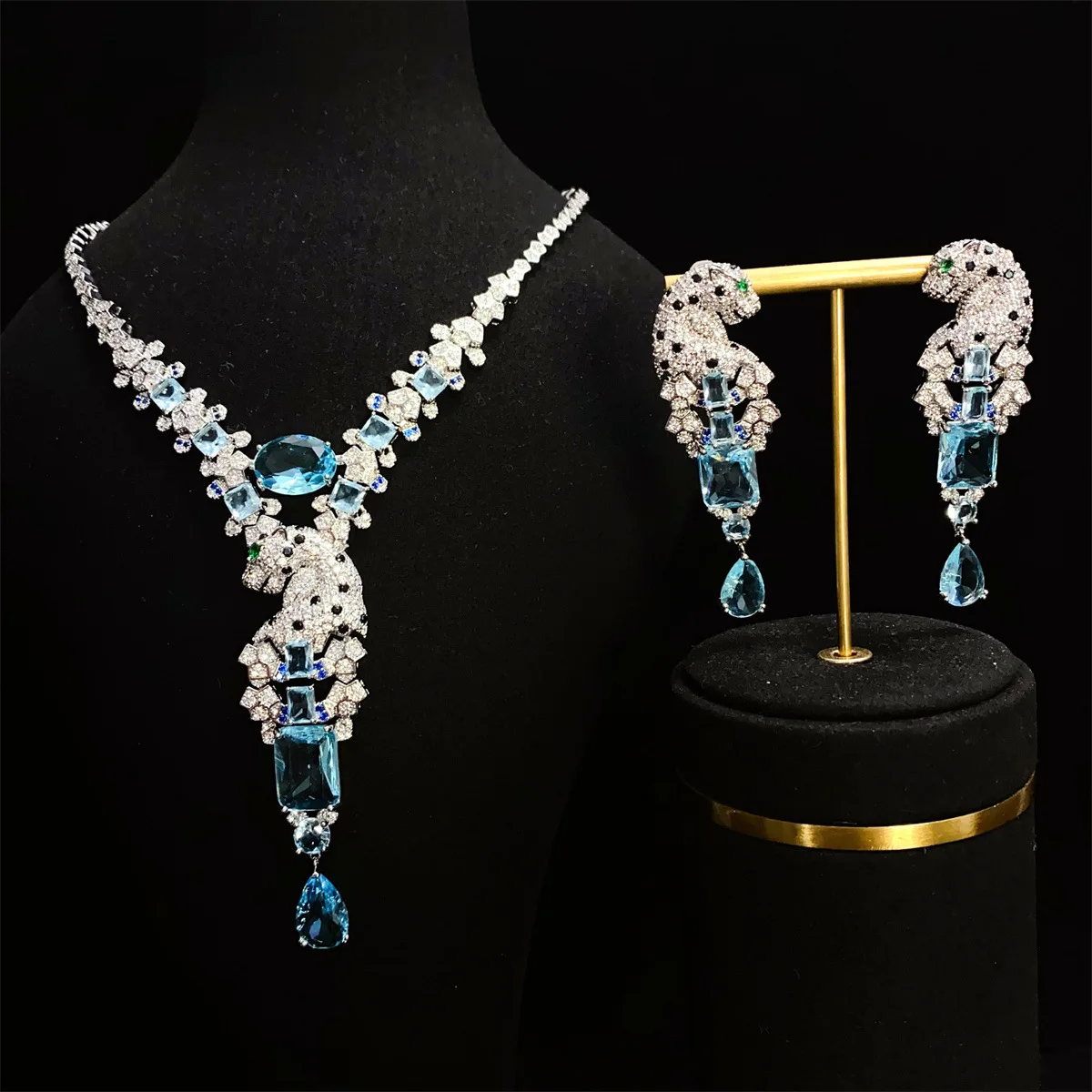 

European and American fashion earrings necklace jewelry set luxury full of zircon inlaid retro leopard pendant collar for women