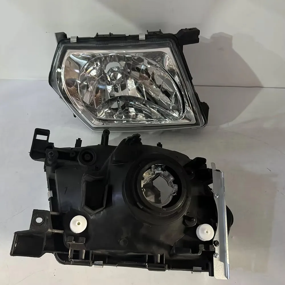 A Pair Car Headlights For Nissan PATROL SAFARI Y61 26010-VC325 26060-VC325 Head Lamp lights 2001 2002