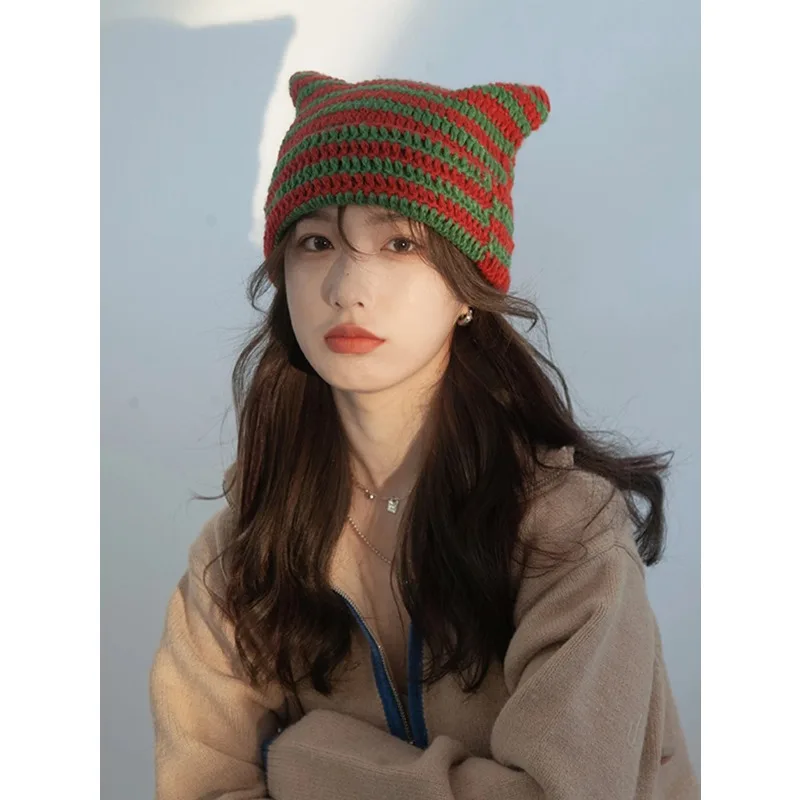 المرأة الدافئة لطيف آذان القط قبعة صغيرة مخطط المألوف الشرير القوطية Y2K نمط محبوك الشارع الشهير اليدوية الكروشيه غطاء دلو