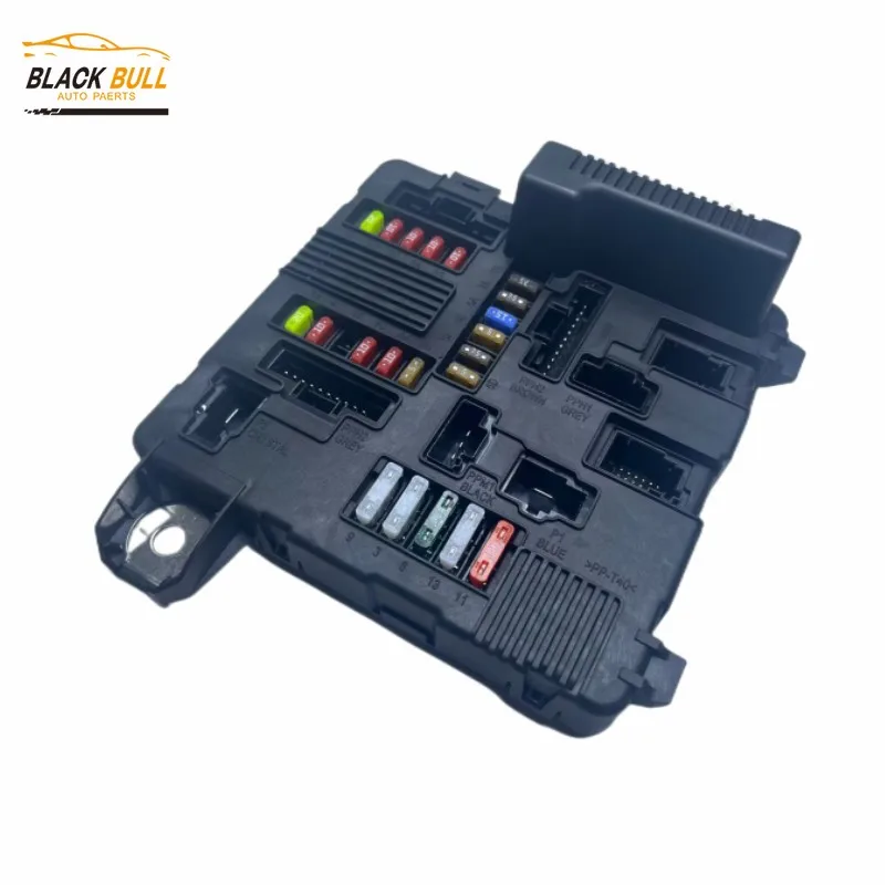 8200306033  New Automotive Fuse Box Petrol Fusebox Body Control S118399300 Used for Megane Engine Bay Unit Module Protect