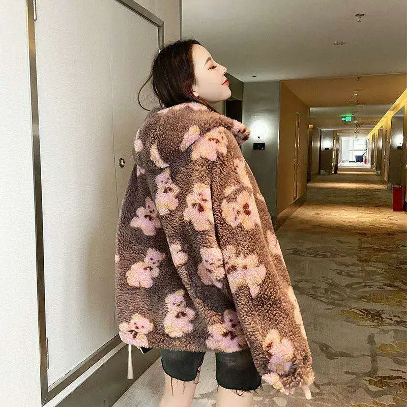 Autumn and Winter New Cute Japanese Small Fur Coat Women's Short Lamb Hair Particles Fur Sweater