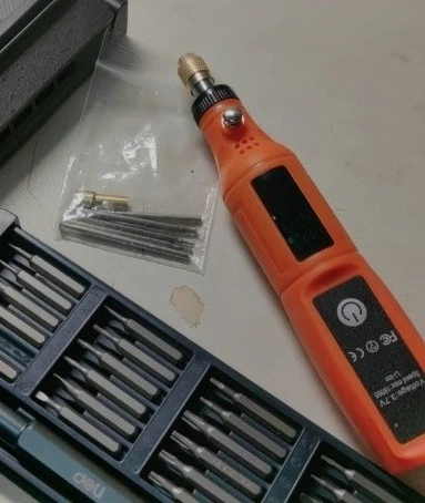 Laptop Screw Extraction & Polishing Tool Kit, Electric Polisher with Corner Tools