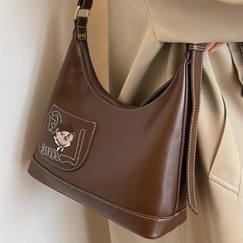 

Корейская милая сумка-тоут с вышивкой медведя, женская кожаная сумка на плечо большой вместимости, женская коричневая сумка через плечо в стиле ретро, шикарная