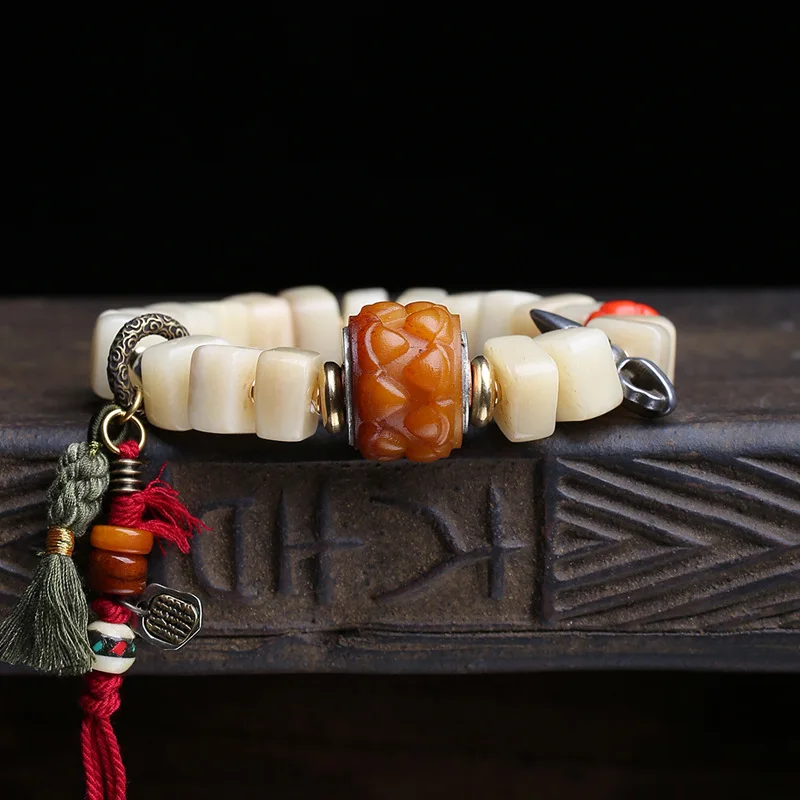 Natural Square Three-Flower Bracelet Men, Single-Loop, With Bone-Absorbing Coral Melon And Copper Beads As