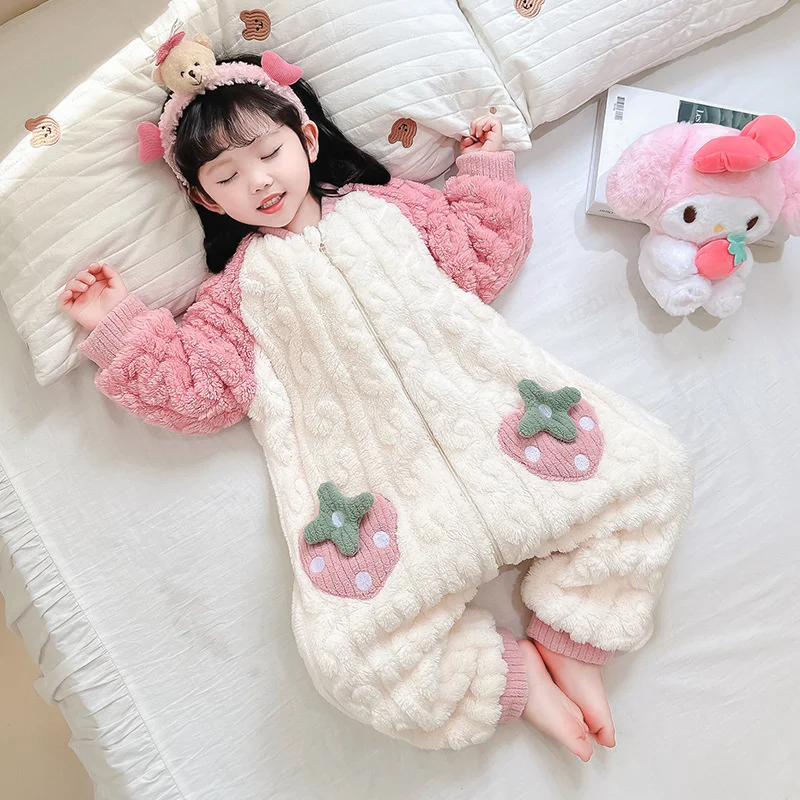 Autumn Winter Thickened Baby Boys Girls\' Coral Velvet One-piece Pajamas Cute Thickened Keep Warm Hooded Nightgown