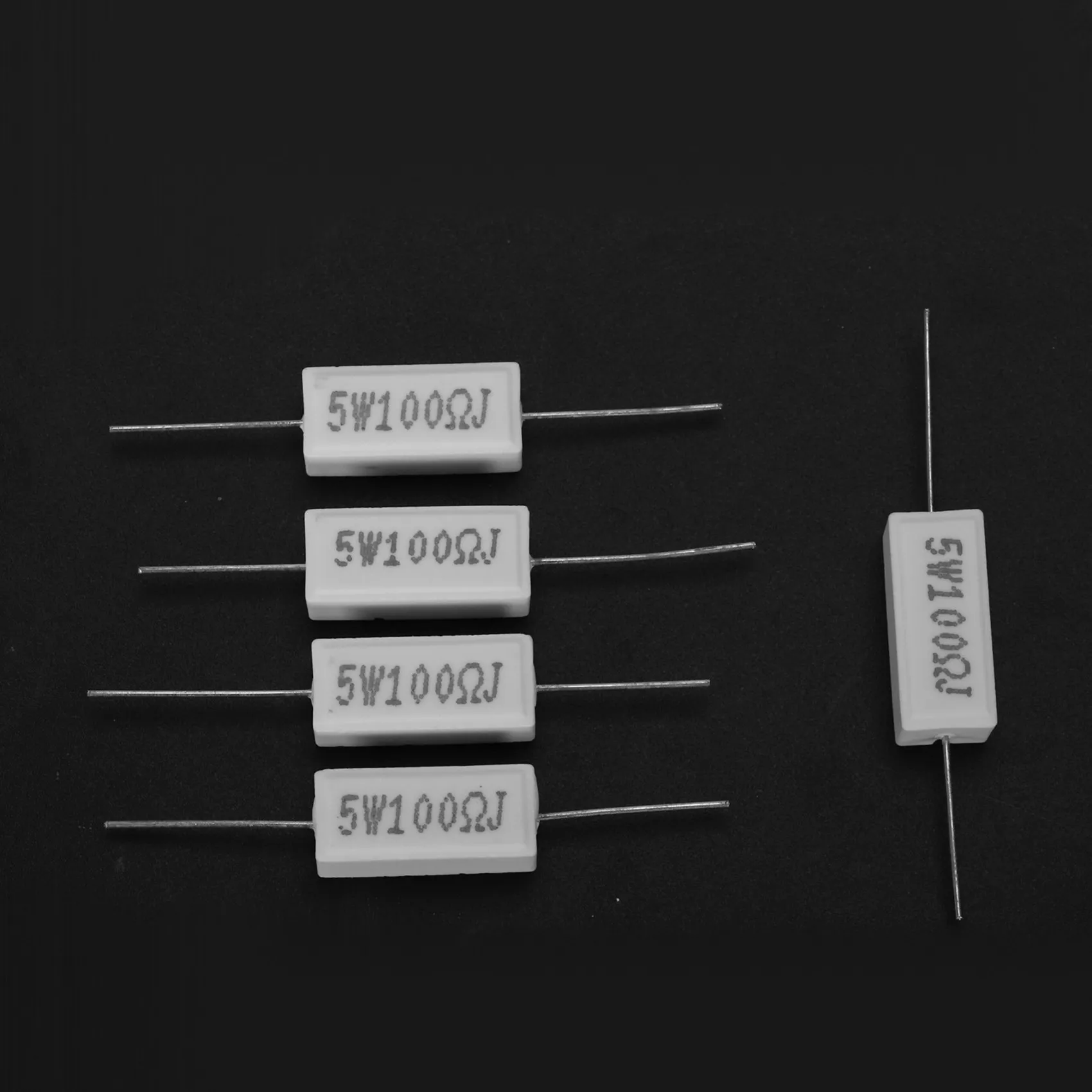 30X 巻線セメント抵抗器 100 オーム 5W ワット 5%