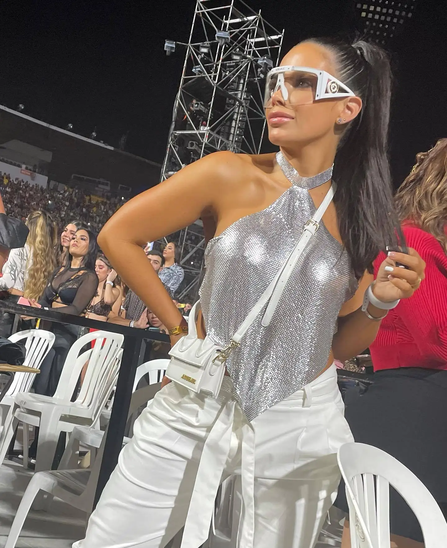 AKYZO metaliczne cekiny seksowna impreza w klubie nocnym pikantny top dziewczęcy modna europejska i amerykańska kamizelka z wiszącą szyją dla kobiet