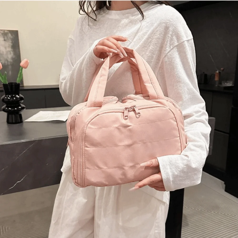 حقيبة مستحضرات تجميل كاواي بلون سادة مضادة لرذاذ الماء والقطن حقيبة أدوات الزينة المحمولة سميكة من البوليستر حقيبة مكياج يوميًا