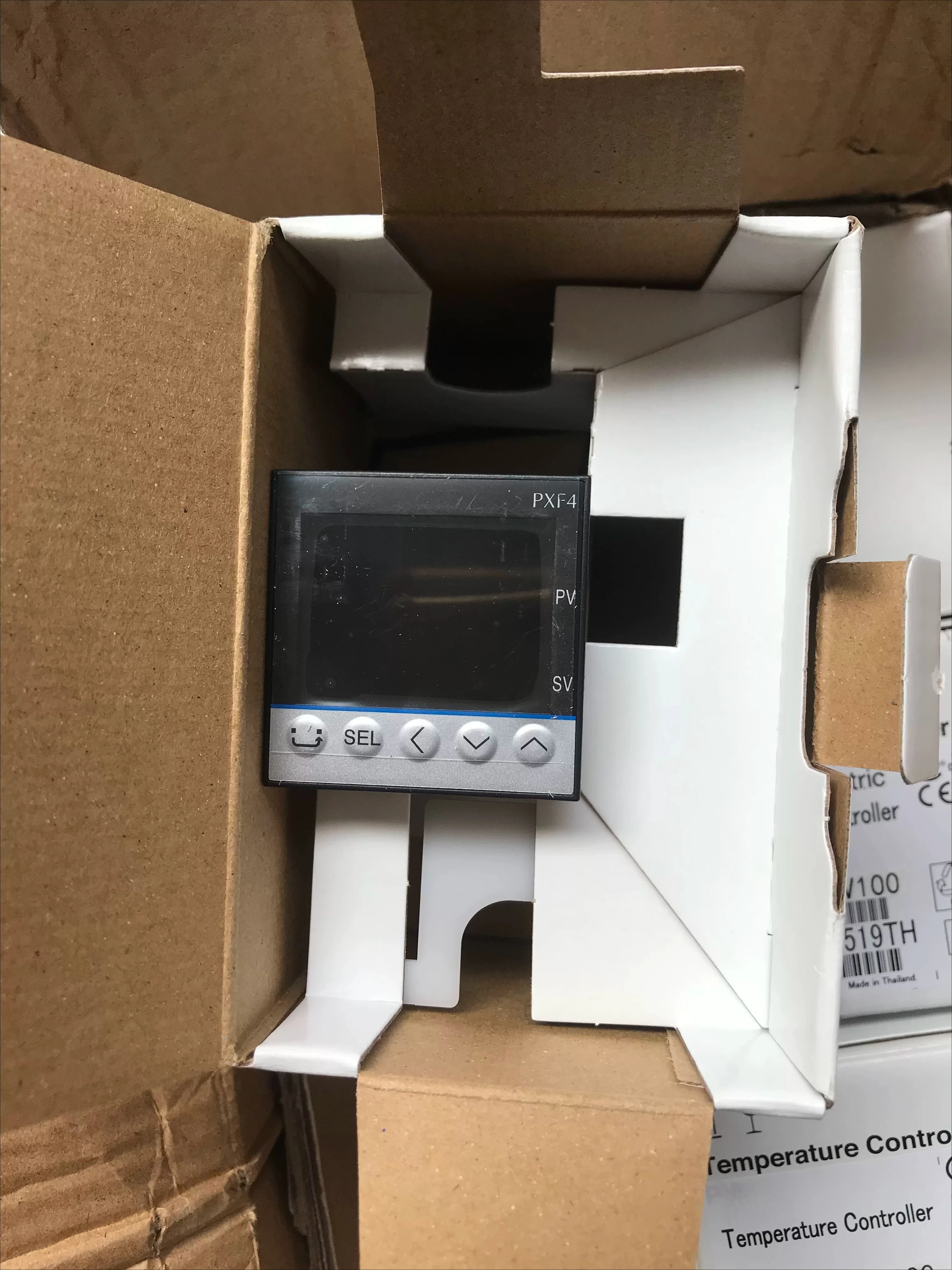 New thermostat PXF4ABA2-MV100 temperature control instrument PXF5 PXF4 PXF9