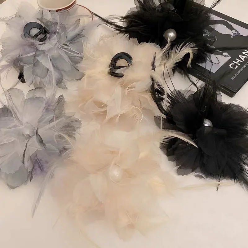 Fashion Feather Hair Claw Clip For Women Plush Hairpin Girls Black Hairgrips Ostrich Feather Pearl Hair Clamps Party Accessories