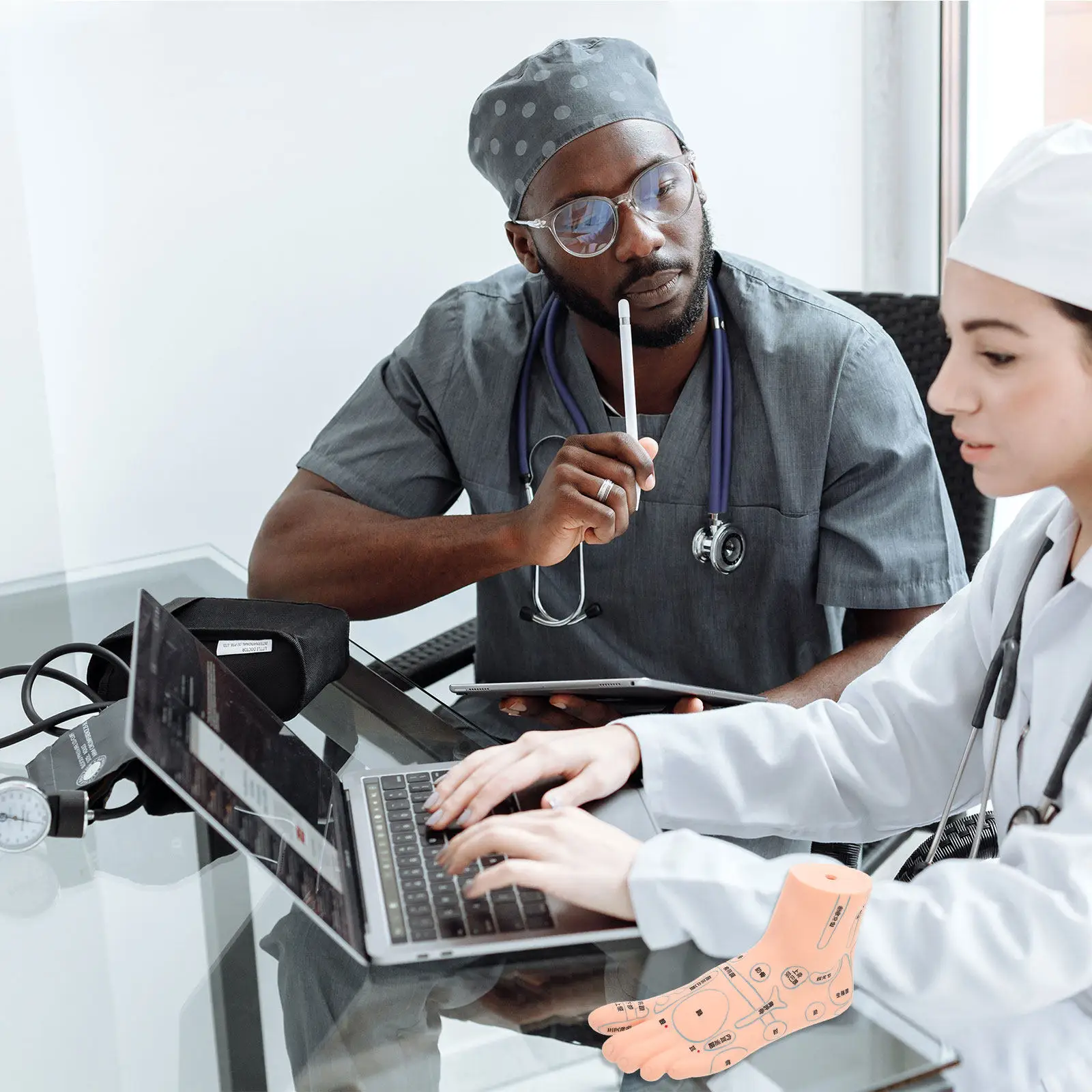 

1 шт. Модель левой стопы для обучения массажу и акупунктуре, прочная, для демонстрации массажа стоп