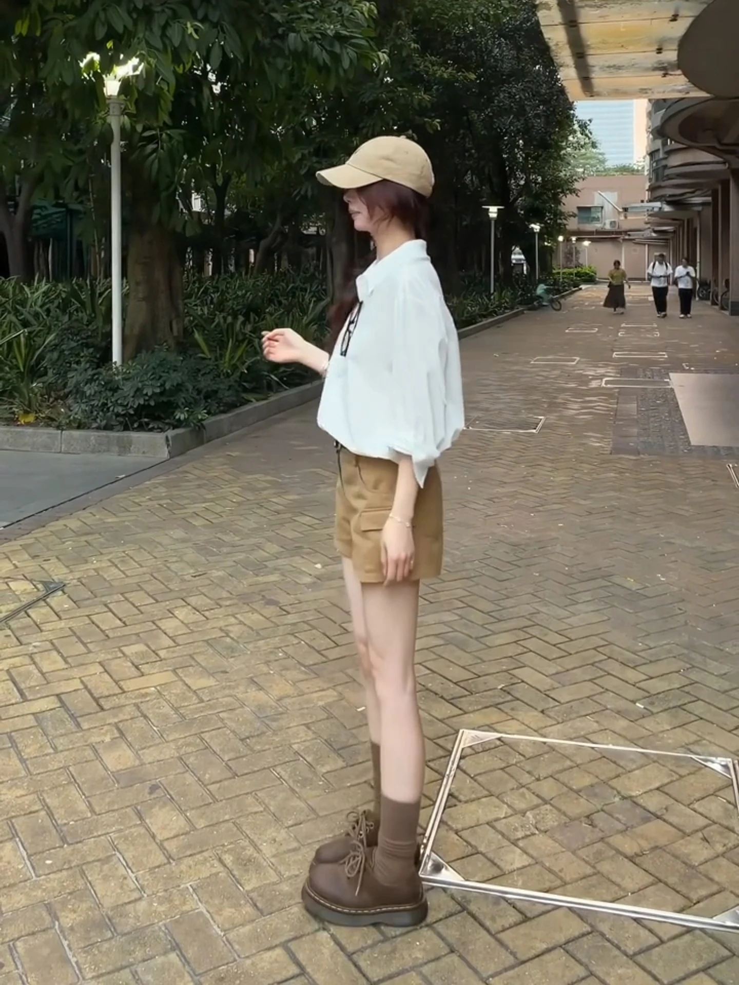 Low Waist Khaki Workwear Shorts Women's Casual Style Multi Pocket Summer New Arrivals Fashionable Commute Style Straight Leg