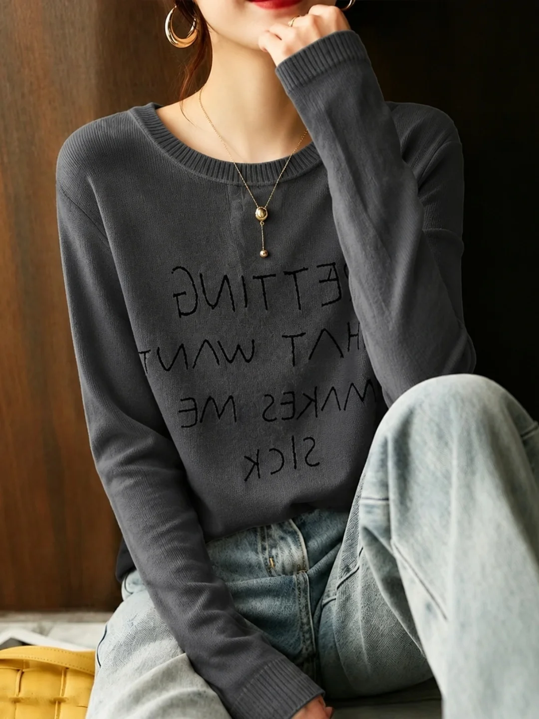 2026 Autumn New Arrival Loose Fit Long Sleeve Knitted Top Women's Lazy Style Printed Design Straight Tube Korean Version Silk