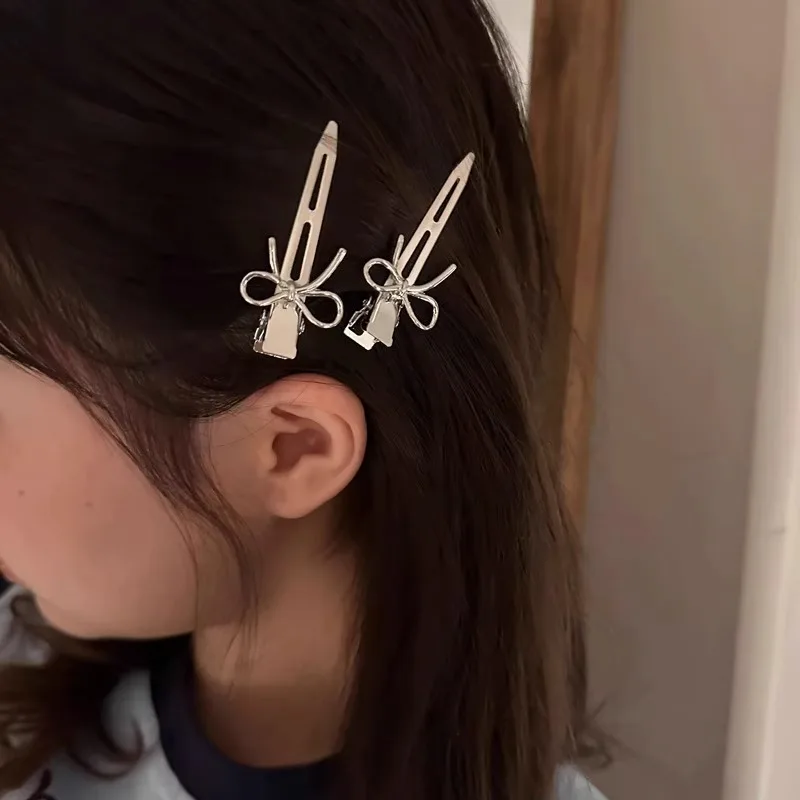 2pcs Y2K Girls Hair Side Clip Sweet Cool Sliver Bow Bangs Hairpin Korean Fashion Versatile Headwear Women Girls Hair Accessories
