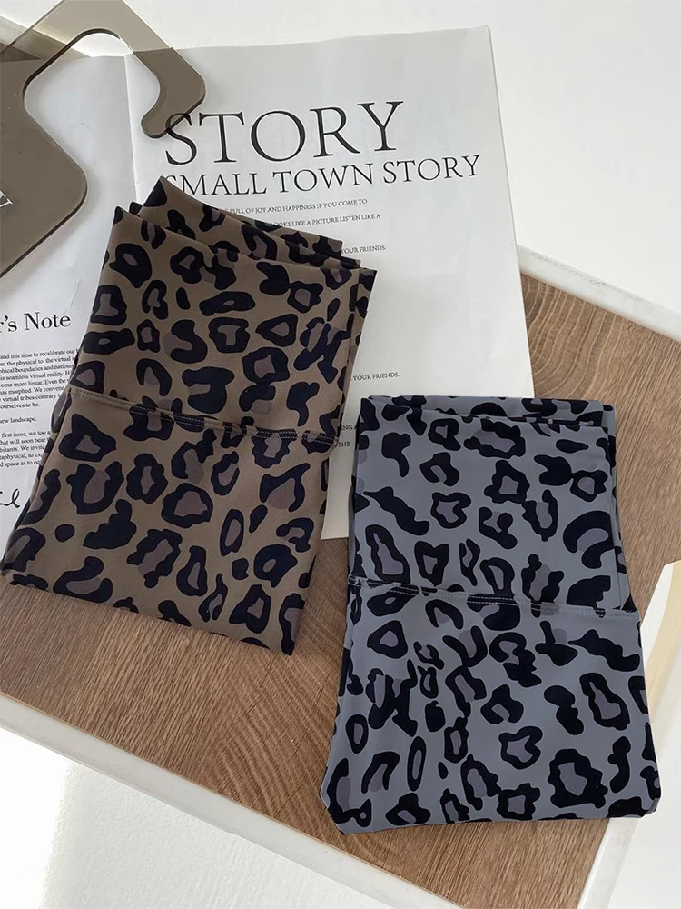 패셔너블한 레오파드 프린트 하이웨이스트 요가 팬츠 여성용 신축성 슬림핏 아크스킨 팬츠 캐주얼웨어 9부 길이