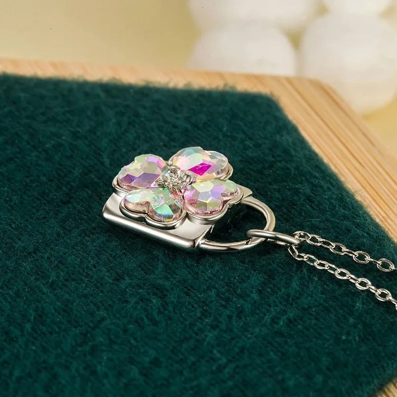 Naszyjnik Anime Shugo dla Kobiet Kolorowa Zawieszka z Czterolistną Koniczyną Modna Biżuteria Prezent