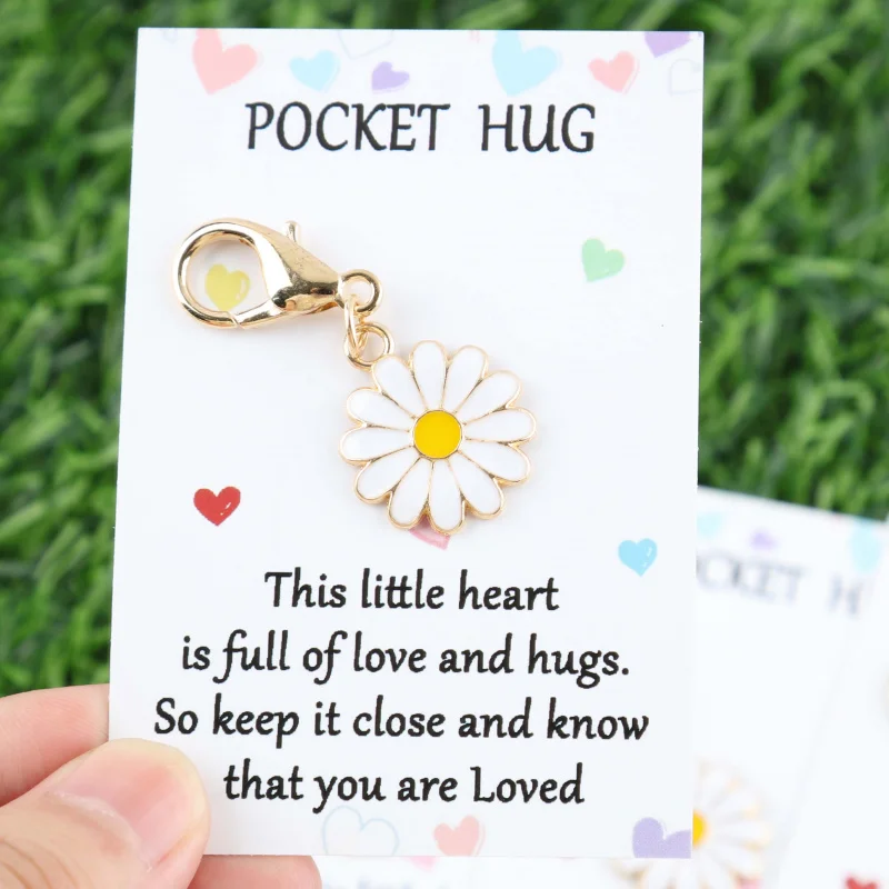 1/6Set “Pocket hug”Encouragement greeting card Keychain with an interesting chrysanthemum design Pendant Set Can be used to deco