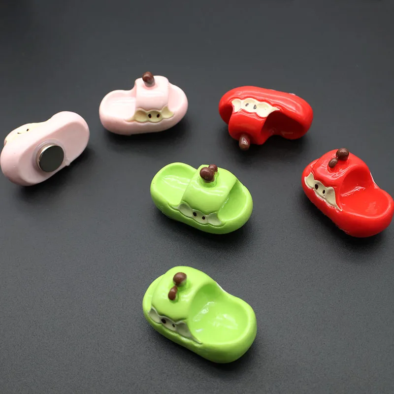 Imanes de nevera con diseño de zapatillas de dibujos animados de manzana, decoración del hogar estereoscópica 3D, materiales magnéticos, tablero de mensajes, mini zapatilla de verano para mujer