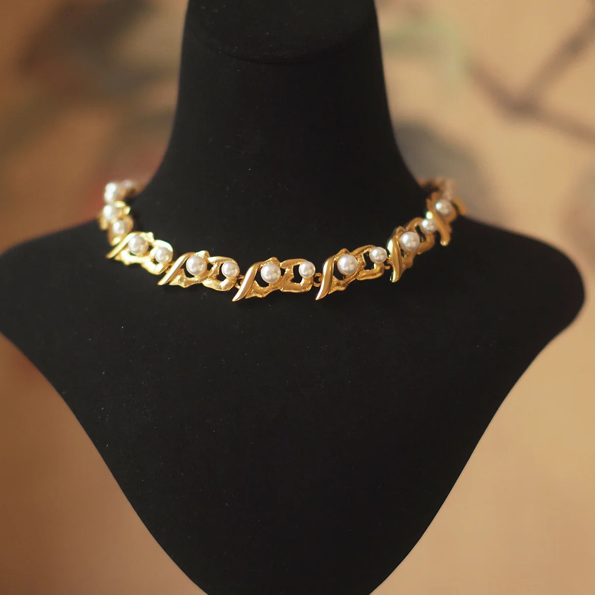 

2025 New Western-Style Retro-Inspired Pearl Simulant Niche Artisan Necklace - Vintage-Look Crafted Jewelry