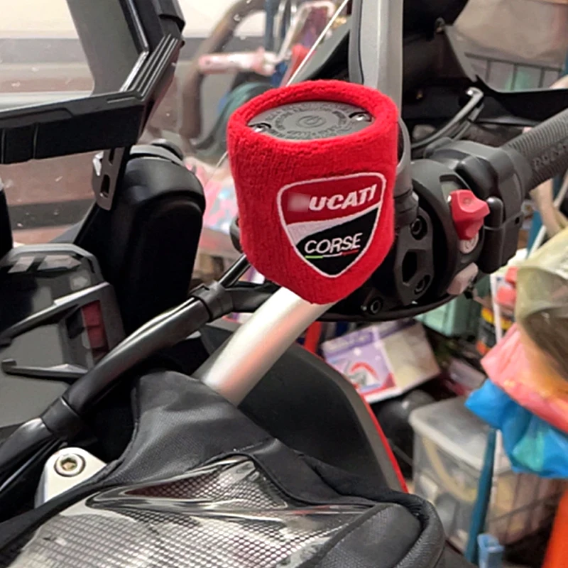 แขนถุงเท้าถังน้ำมันเบรกหน้ารถจักรยานยนต์สำหรับ Ducati 1199 1299 899 V2 Monster696 821 panigale V4