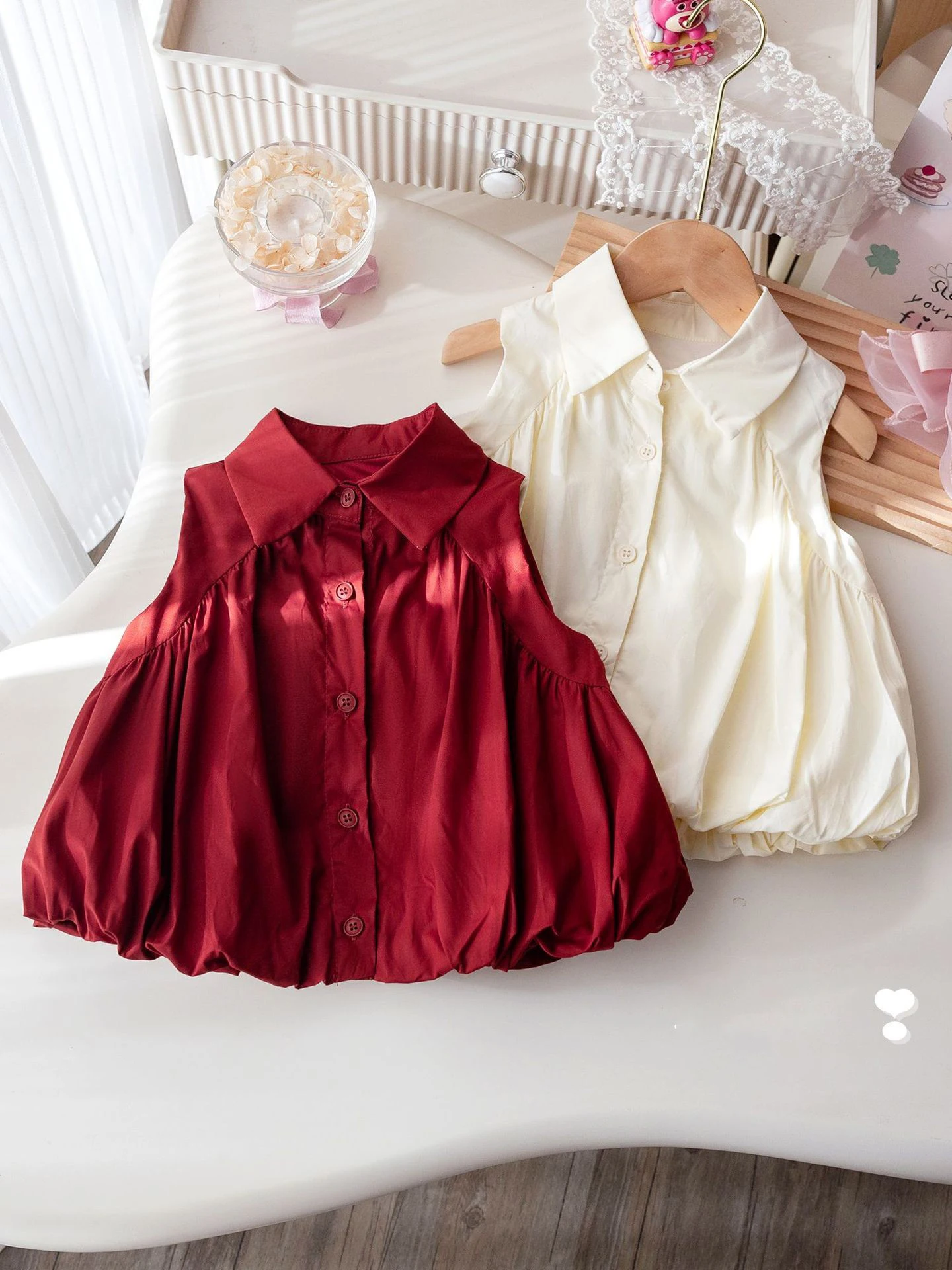 

Girls' Summer Blossom Shirt New Summer Clothing for Children V-neck Sleeveless Sweet and Stylish Loose Top