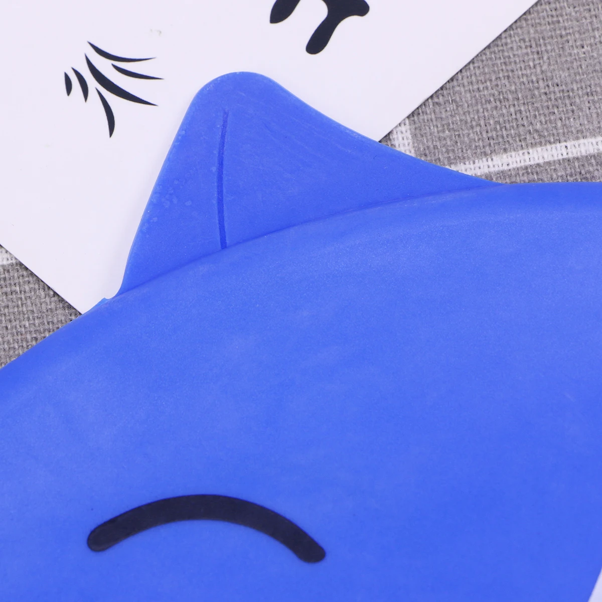 

2Pcs Cartoon Silicone Swimming Cap for Kids Lightweight Eco-Friendly Design with Fun Fish Pattern Unisex Swim Hat for Boys Girls