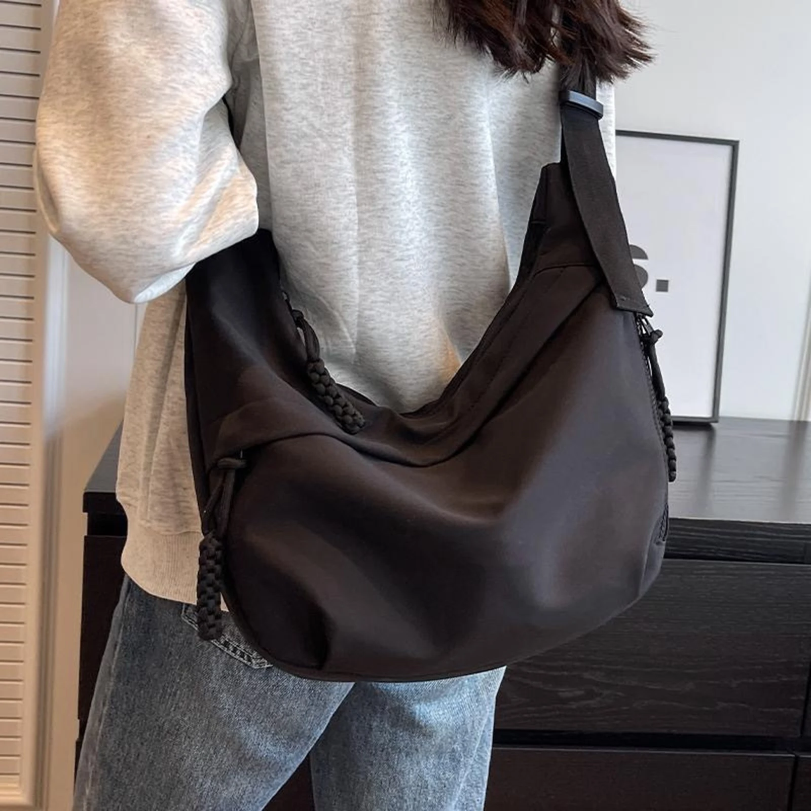 Trendy Street Style Shoulder Bag Simplism Tote Bag Large Capacity Fashion Commuting Crossbody Bag Stylish Canvas Bags