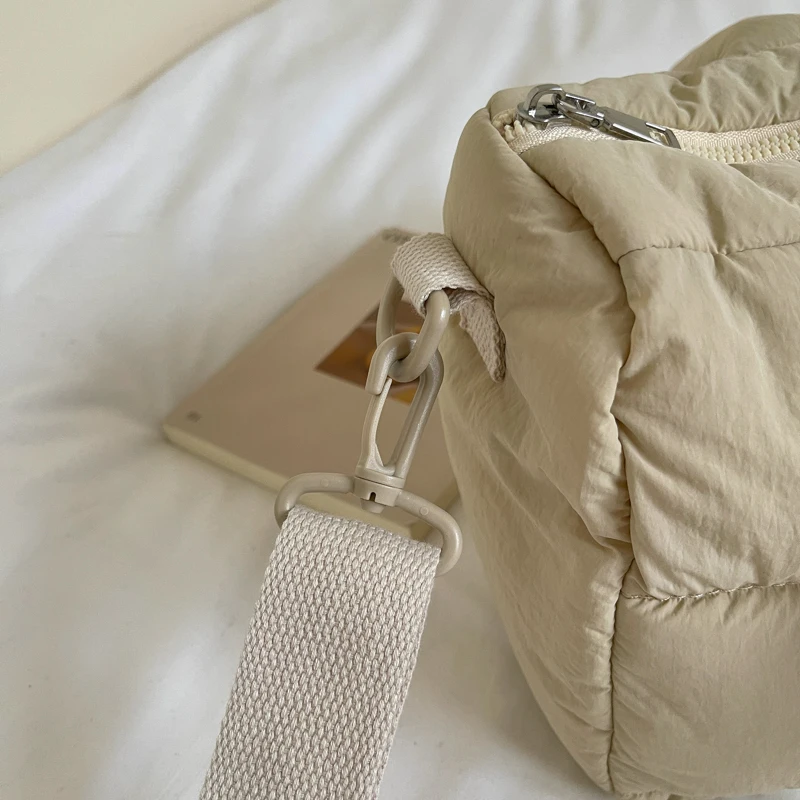 2026 Neue Designer-Schultertasche mit Karomuster, Space-Baumwoll-Handtasche für Damen, Große Kapazität, Daunengepolsterte Gesteppte Einkaufstasche für Damen – Detail 16