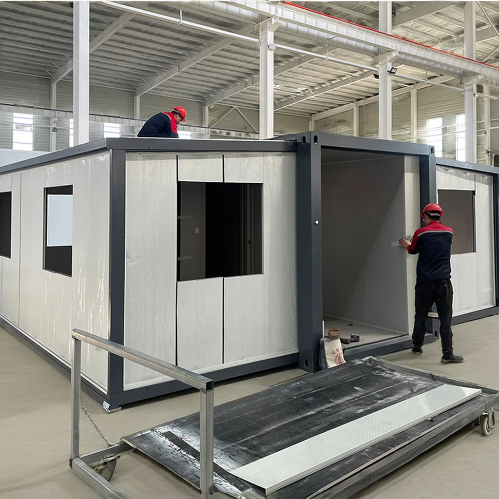 Casa prefabbricata portatile di lusso moderna Casa contenitore mobile pieghevole di nuovo design per garage e stoccaggio