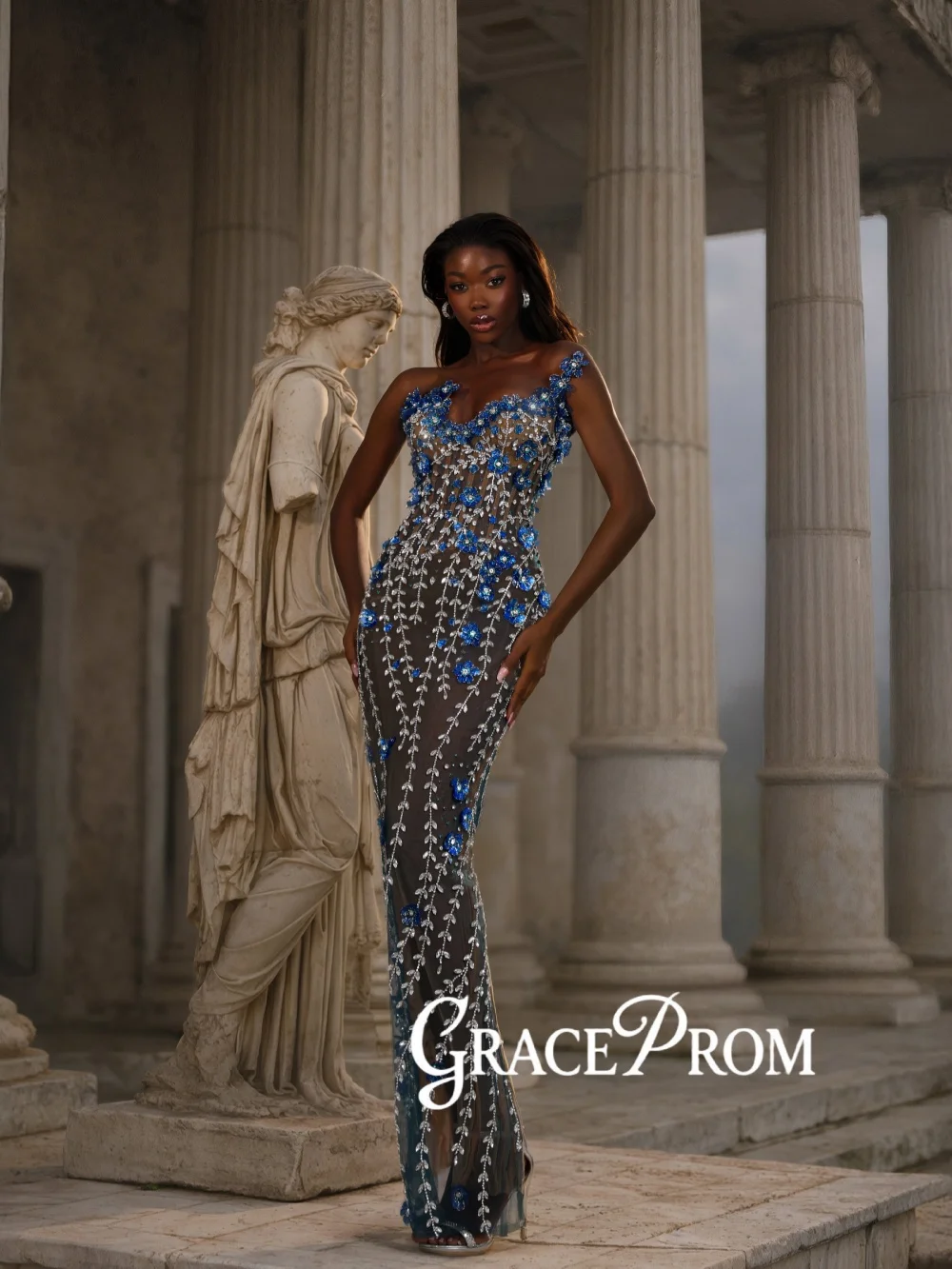 

Stunning Shinny Crystal Evening Dress Blue 3D Floral Illusion Wedding Party Gowns New Customized Exquisite Banquet Gowns